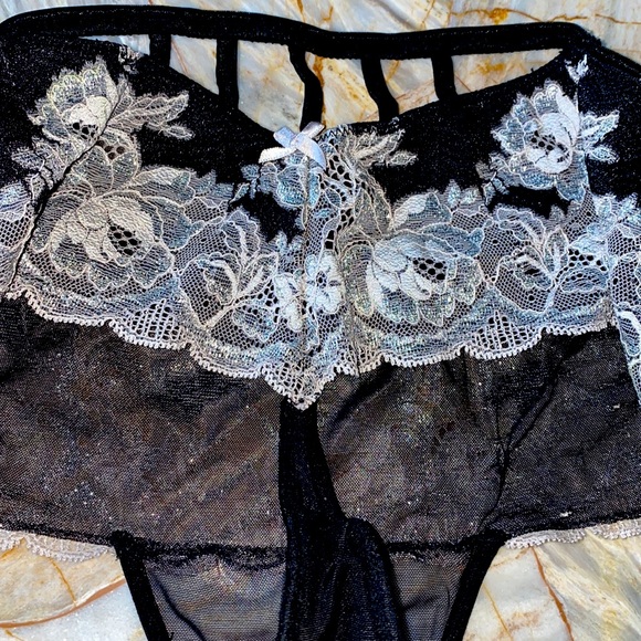 VS Very Sexy Seduction Thong Panty Lace Small - Picture 4 of 8